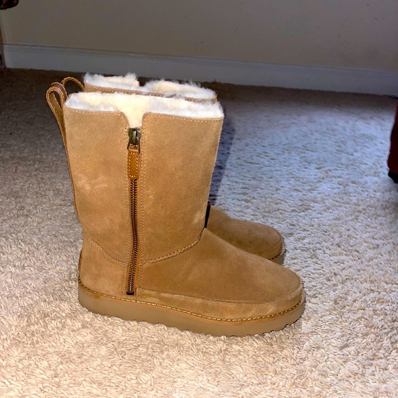 CLASSIC ZIP SHORT - Picture 1 of 5